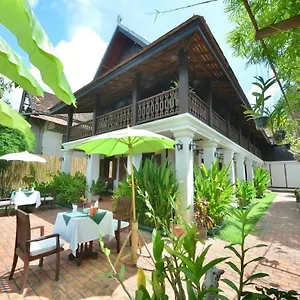 4* ホテル & Travel